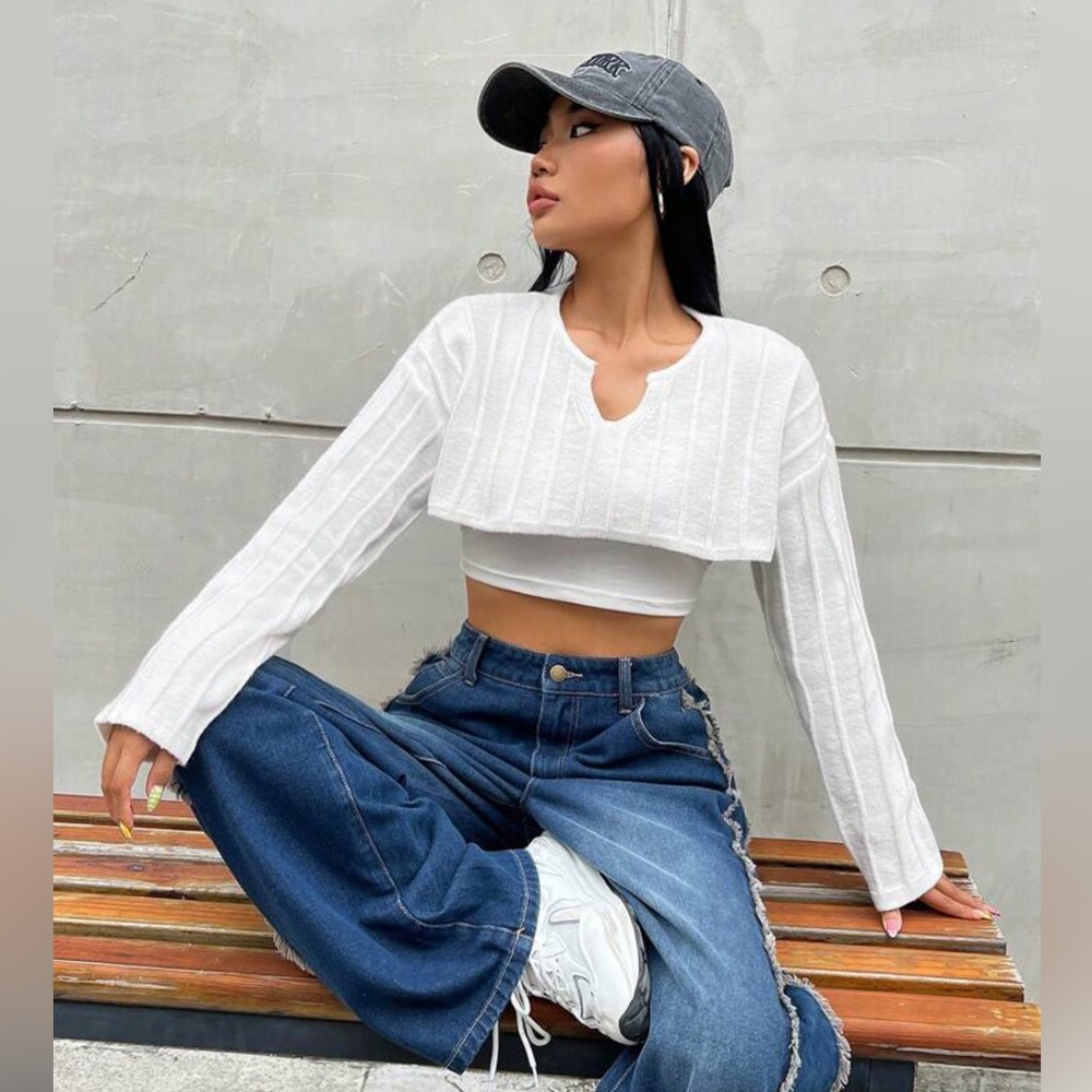 Long sleeve knitted cropped top